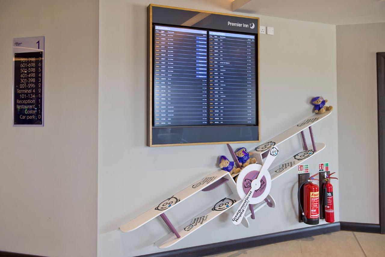 Premier Inn Heathrow Airport Terminal 4 Hillingdon Exteriér fotografie